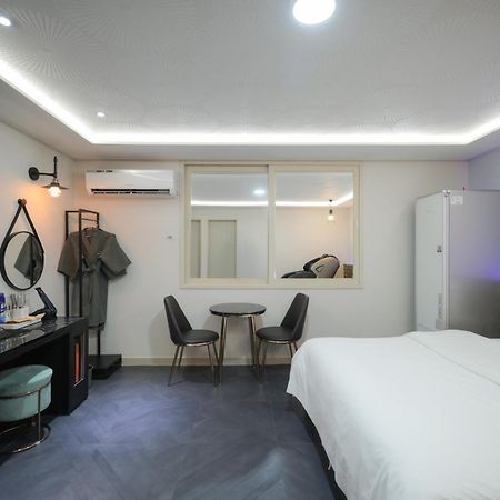 Vip Hotel Мокпо Экстерьер фото